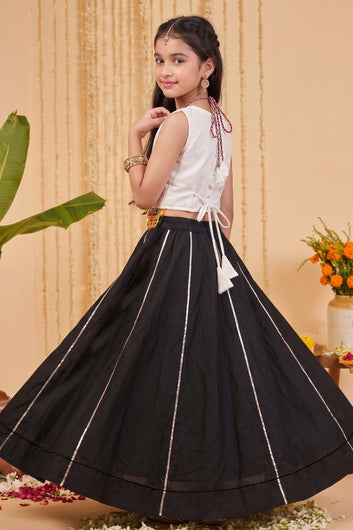 Girls Black Silk Blend Embellished Lehenga And Choli Set For Traditional Look