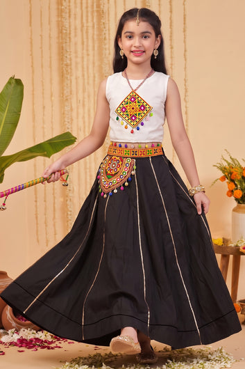 Girls Black Silk Blend Embellished Lehenga And Choli Set For Traditional Look
