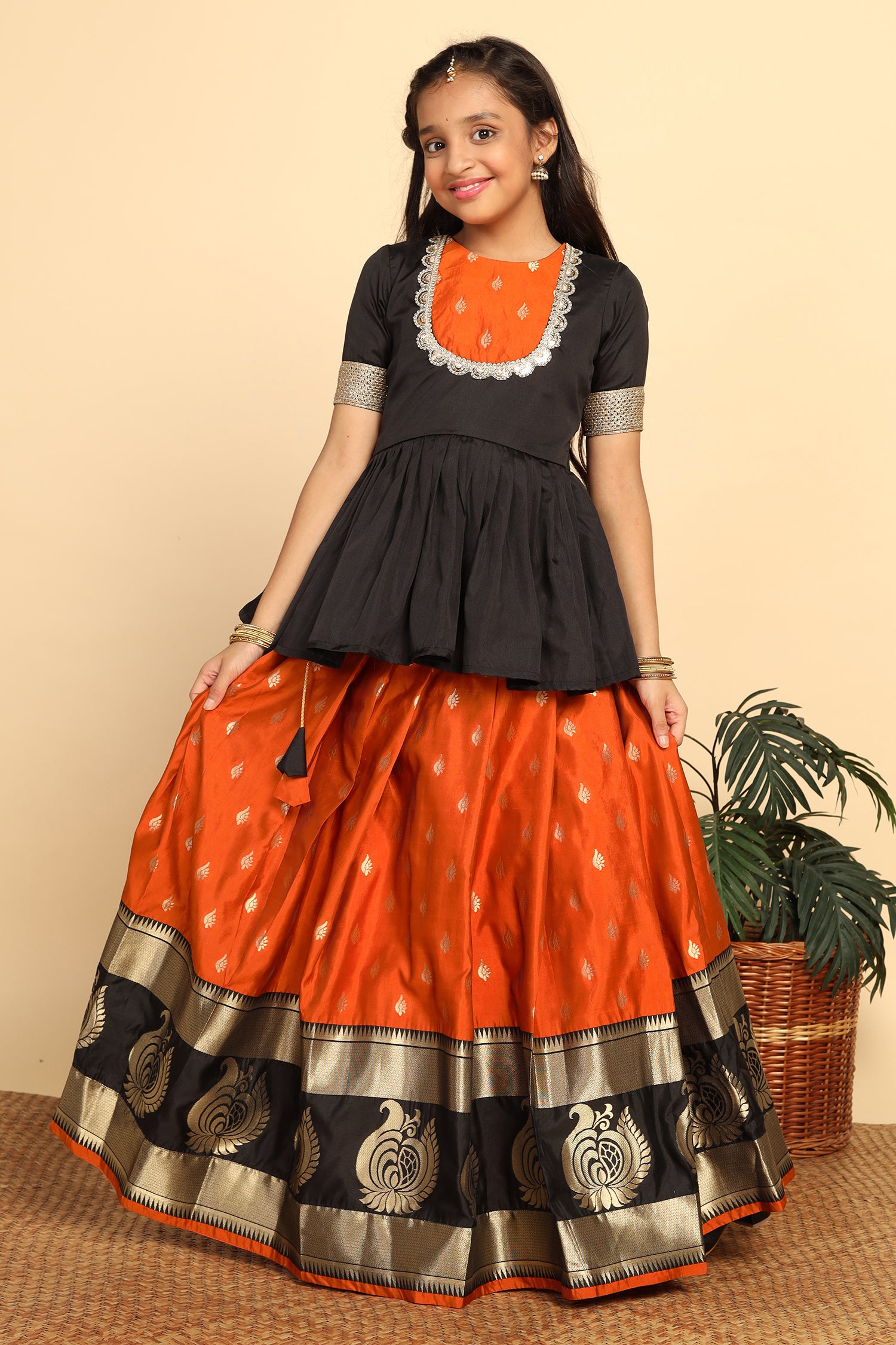 Best Indian Collection Saree, lehenga Style Online Shopping Made Easy |  Lehenga, Floral lehenga, Lehenga style