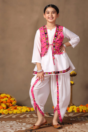 Girls Pink Cotton Blend Solid A-Line Waistcoat And Kurta With Dhoti Set