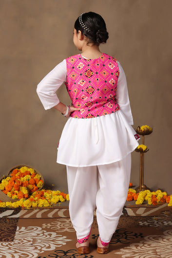 Girls Pink Cotton Blend Solid A-Line Waistcoat And Kurta With Dhoti Set