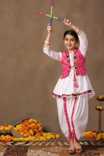 Girls Pink Cotton Blend Solid A-Line Waistcoat And Kurta With Dhoti Set