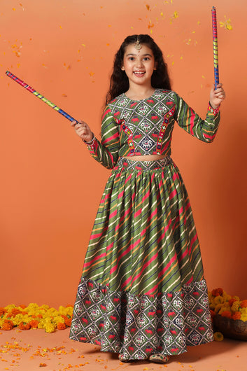 Girls Green Cotton Blend Leheriya Printed Lehenga With Choli Set