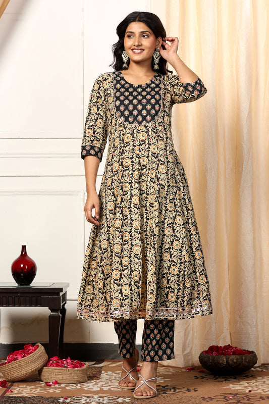 Womens Black Cotton Blend Floral Printed Ankle Length Anarkali Kurta With Pant Set