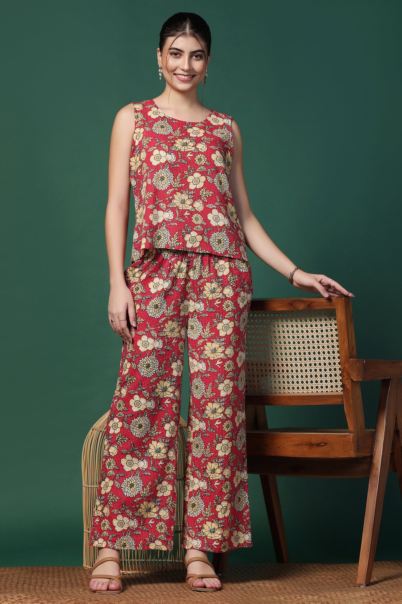 Womens Red Cotton Blend Floral Printed Short Kurta With Pant Set