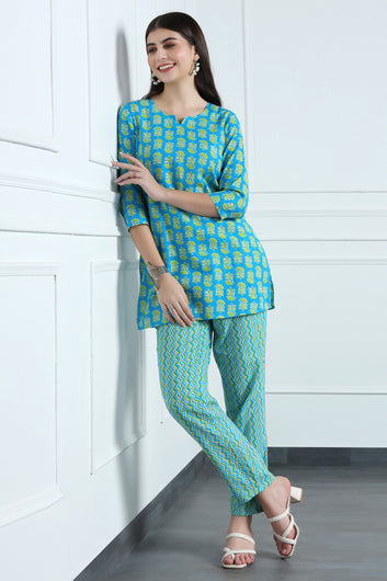 Womens Blue Cotton Blend Floral Printed Kurta With Pant Set