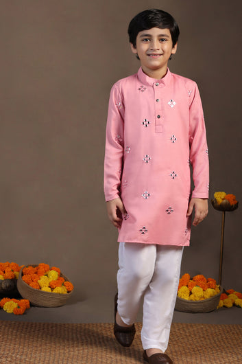 Boys Pink Cotton Blend Embroidered Straight Kurta With Payjama Set