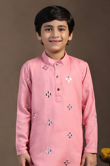 Boys Pink Cotton Blend Embroidered Straight Kurta With Payjama Set