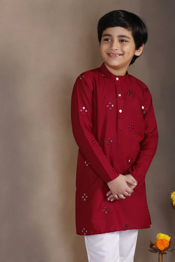 Boys Red Cotton Blend Embroidered Straight Kurta With Payjama Set