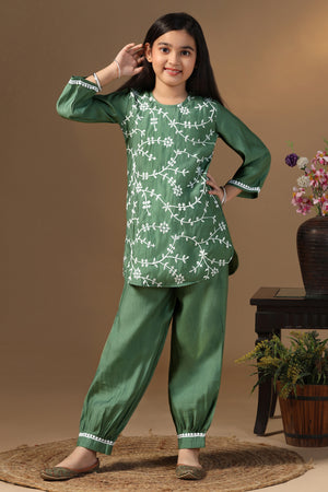 Girls Olive Silk Blend Embroidered Straight Kurta With Salwar Set