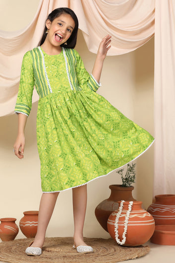 Girls Parrot Green Slub Floral Printed Knee Length Dress