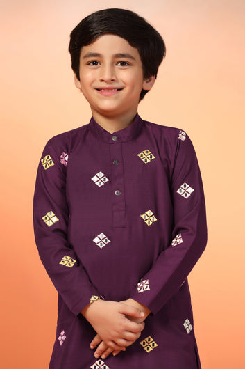 Boys Purple Cotton Blend Embroidered Straight Kurta With Payjama Set