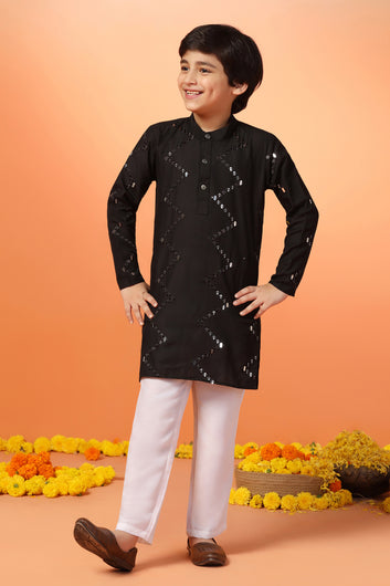 Boys Black Cotton Blend Embroidered Straight Kurta With Payjama Set