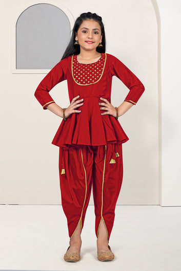 Girls Red Taffeta Solid Kurta With Dhoti Set