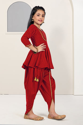 Girls Red Taffeta Solid Kurta With Dhoti Set