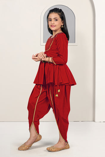 Girls Red Taffeta Solid Kurta With Dhoti Set