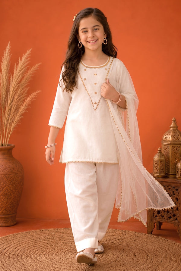 Girls White Silk Blend Embroidered Kurta with Dupatta and Pyjama Girls Ethnic Set