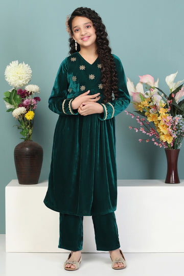 Girls Rama Velvet Solid Ankle Length Empire Waist Kurta With Trouser Set