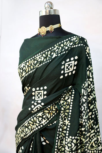 Womens Green Batik Print Rayon Saree With Unstitched Blouse