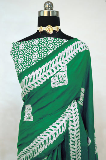 Womens Light Green Batik Print Rayon Saree With Unstitched Blouse