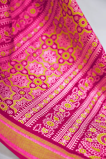 Womens Pink Bandhani Print Cotton Saree With Unstitched Blouse