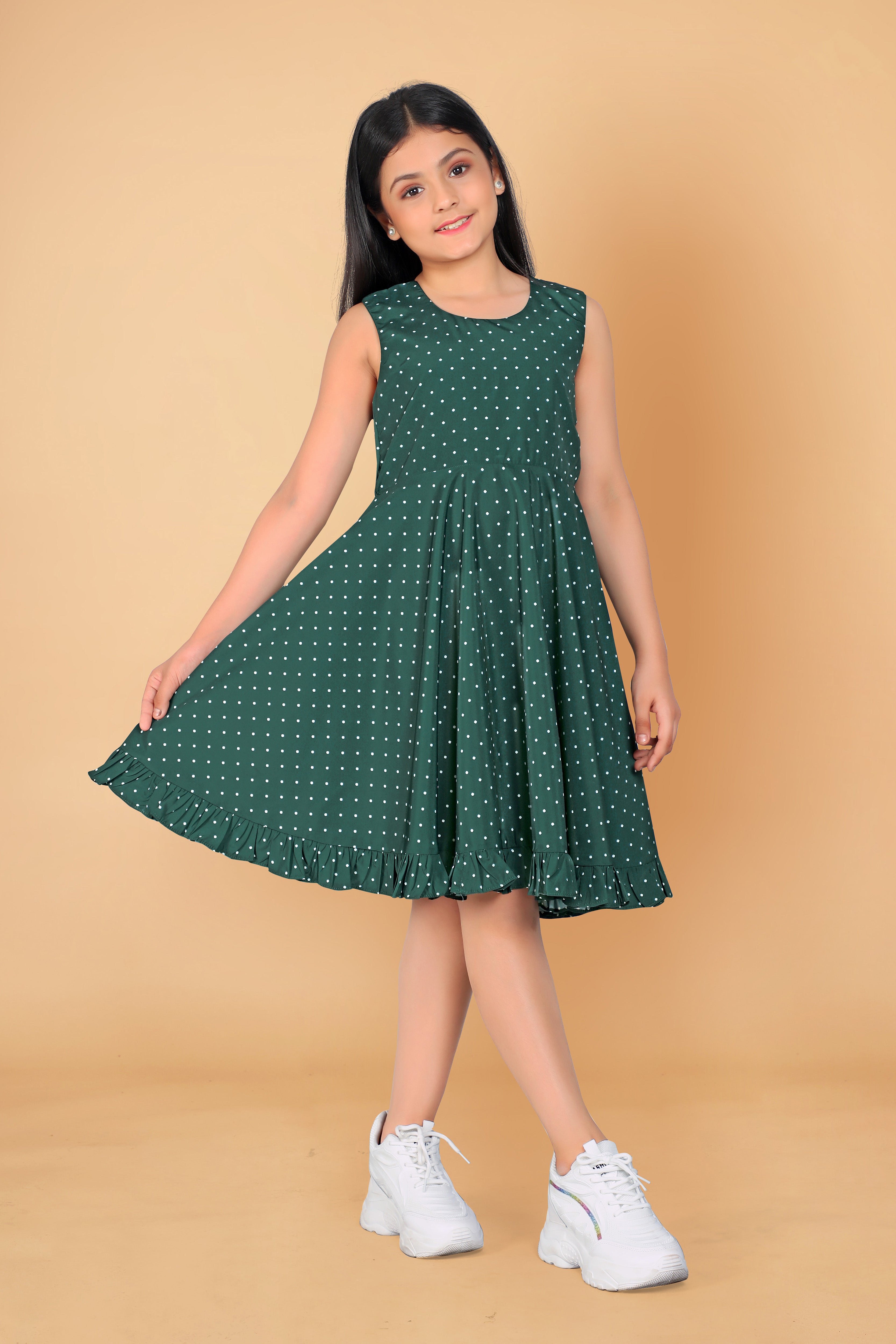 Buy FELIZ THE DESIGNER STUDIO Girls Green Maxi Length Gown Online at Best  Prices in India - JioMart.